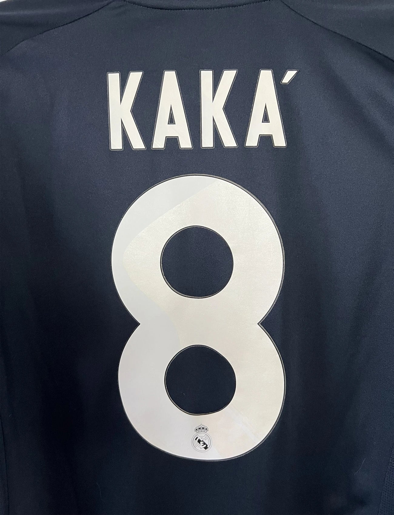 Maillot foot authentique retro et vintage - Real Madrid extérieur #8 Kaka 2009/2010 (S)